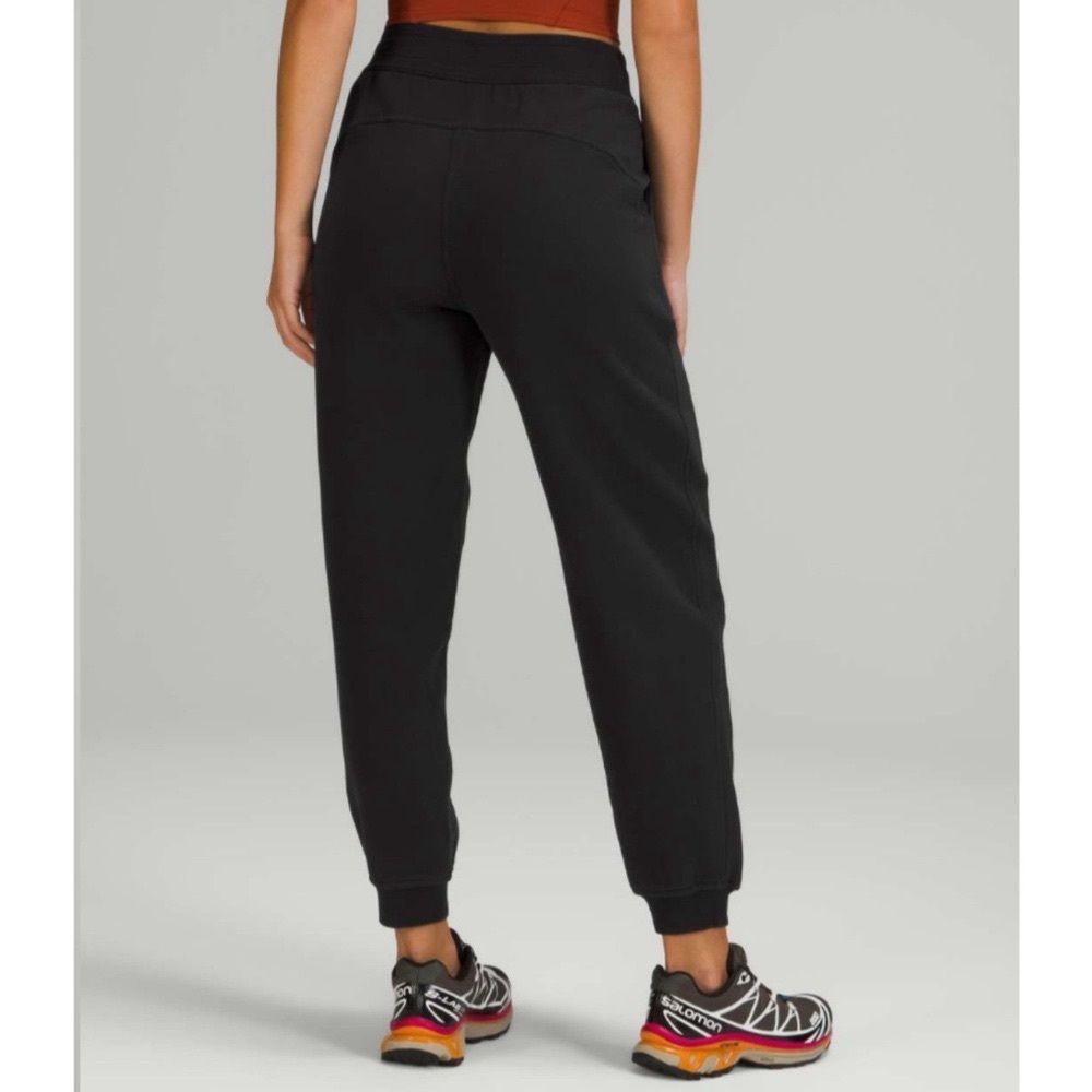 Lululemon Scuba Hogger Pants High Rise Relaxed Black Size 12 NWT - Picture 2 of 10